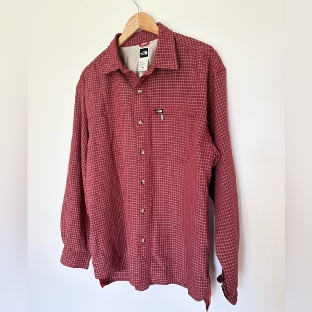 The North Face Red Plaid Button Front Long‎ Sleeve Shirt Medium